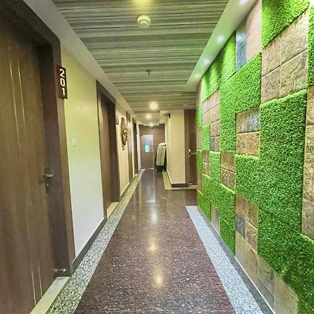 Hotel Kuber Palace ! Puri Near-Sea-Beach-And-Temple Fully-Air-Conditioned-Hotel With-Lift-And-Parking-Facility Exteriér fotografie