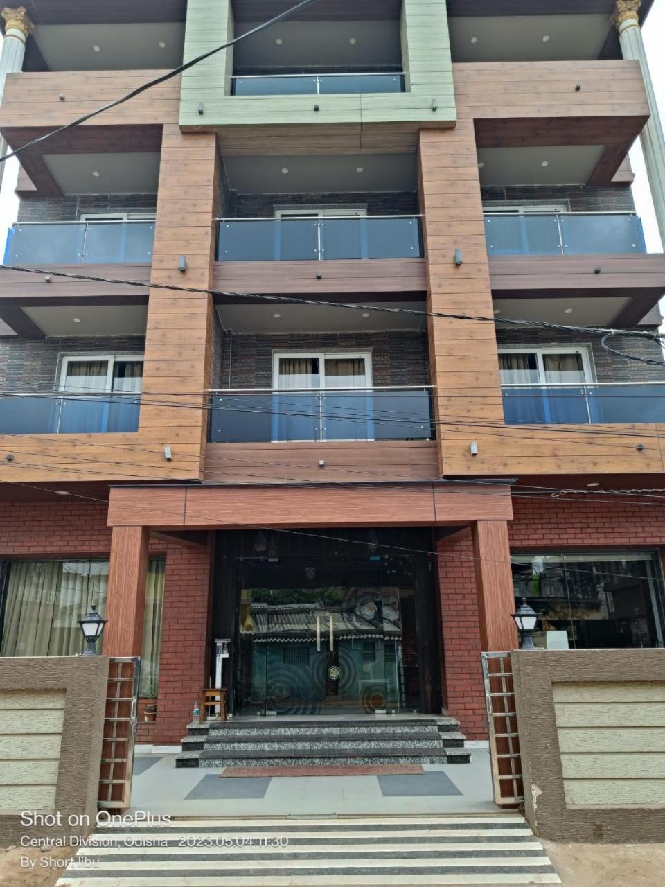 Hotel Kuber Palace ! Puri Near-Sea-Beach-And-Temple Fully-Air-Conditioned-Hotel With-Lift-And-Parking-Facility Exteriér fotografie