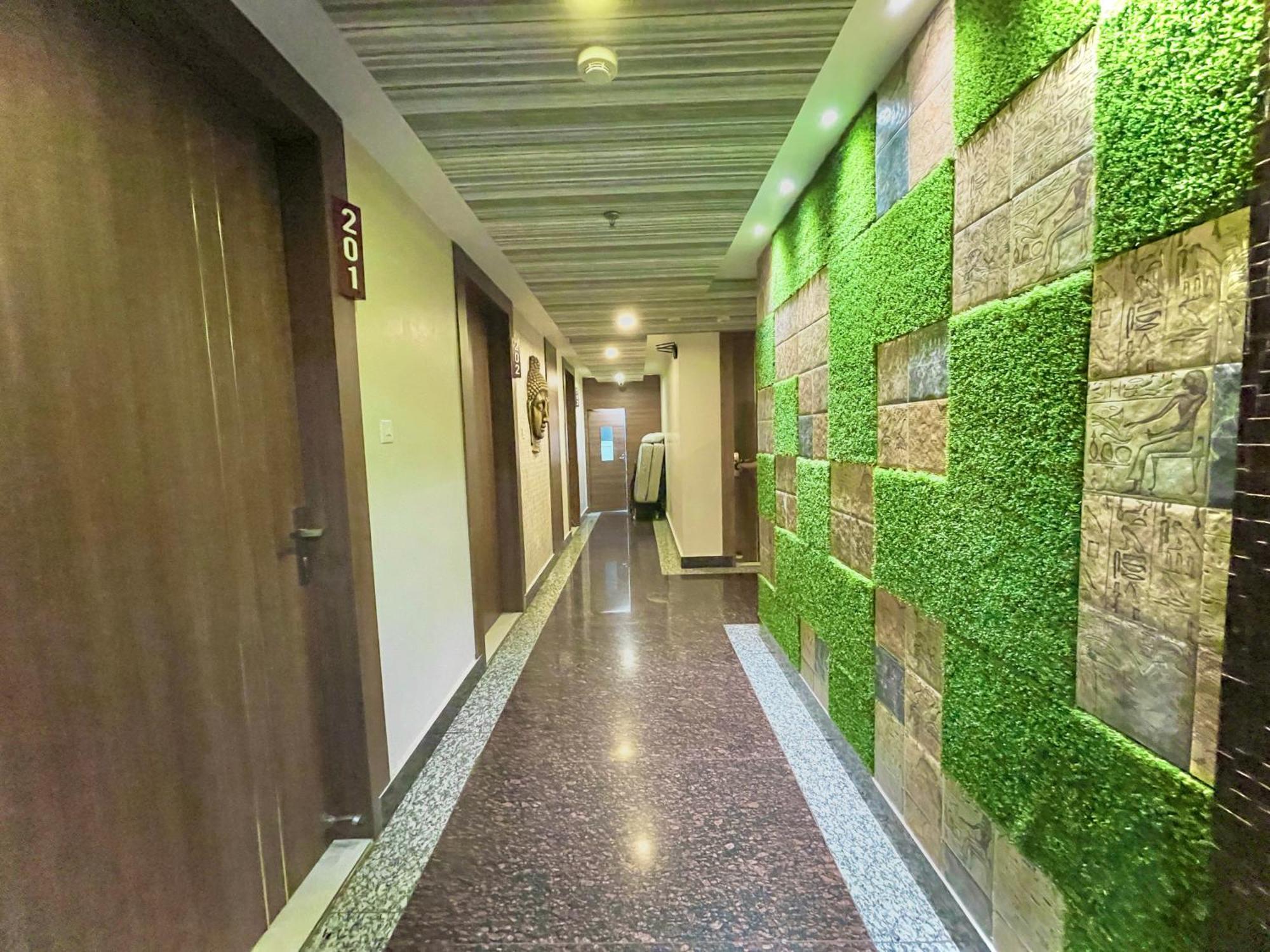 Hotel Kuber Palace ! Puri Near-Sea-Beach-And-Temple Fully-Air-Conditioned-Hotel With-Lift-And-Parking-Facility Exteriér fotografie