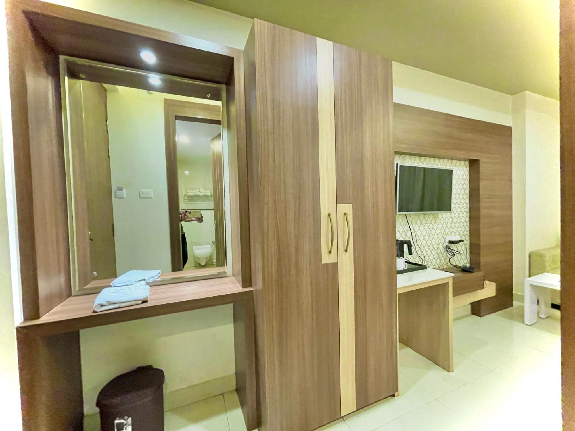 Hotel Kuber Palace ! Puri Near-Sea-Beach-And-Temple Fully-Air-Conditioned-Hotel With-Lift-And-Parking-Facility Exteriér fotografie