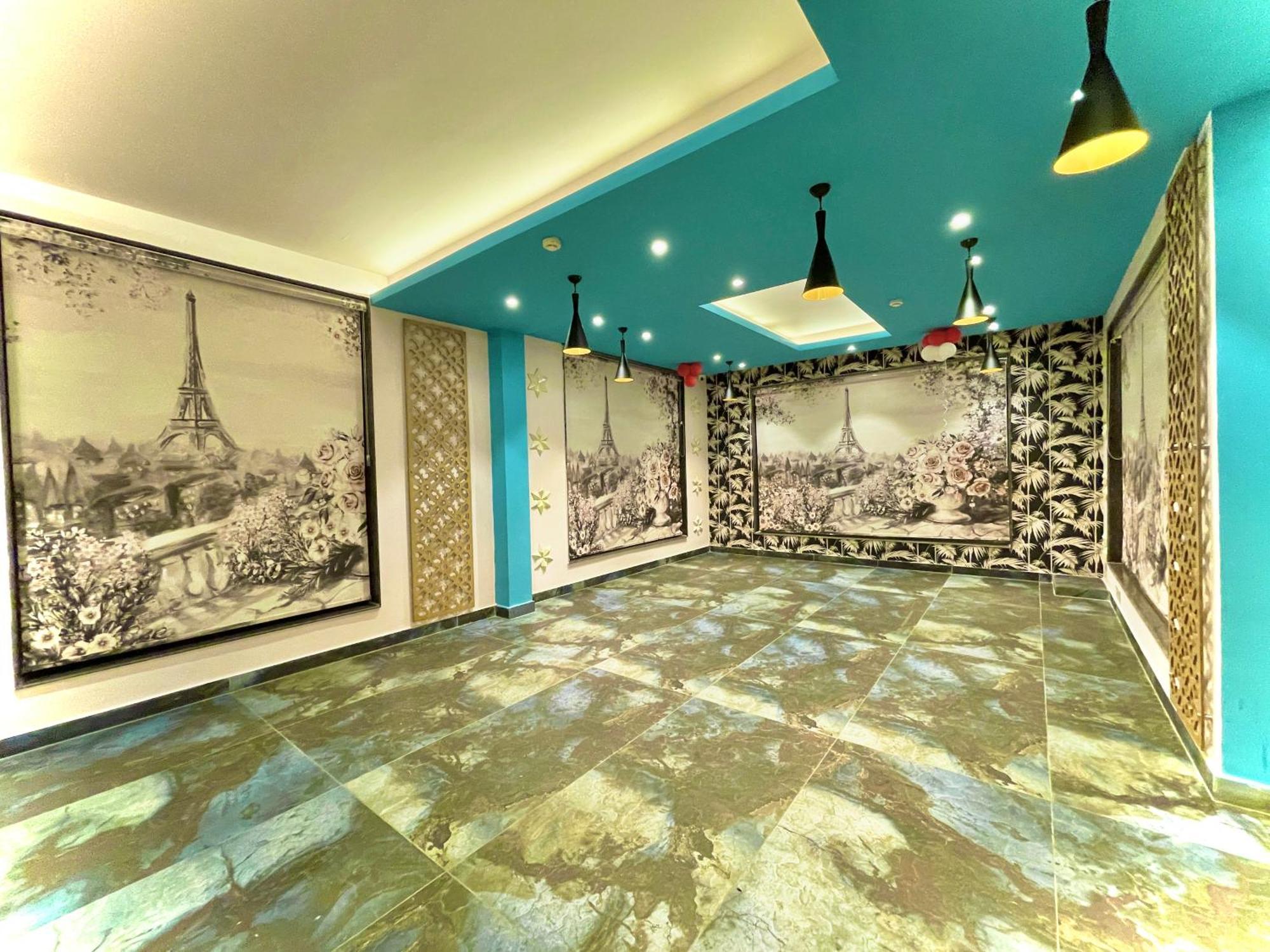 Hotel Kuber Palace ! Puri Near-Sea-Beach-And-Temple Fully-Air-Conditioned-Hotel With-Lift-And-Parking-Facility Exteriér fotografie