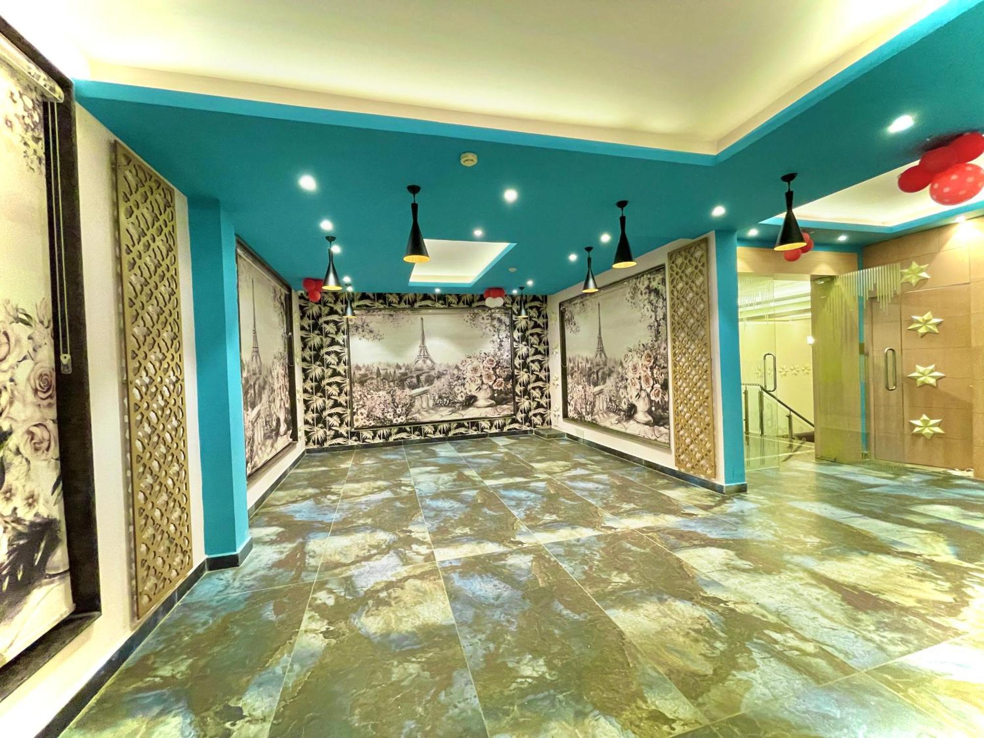 Hotel Kuber Palace ! Puri Near-Sea-Beach-And-Temple Fully-Air-Conditioned-Hotel With-Lift-And-Parking-Facility Exteriér fotografie