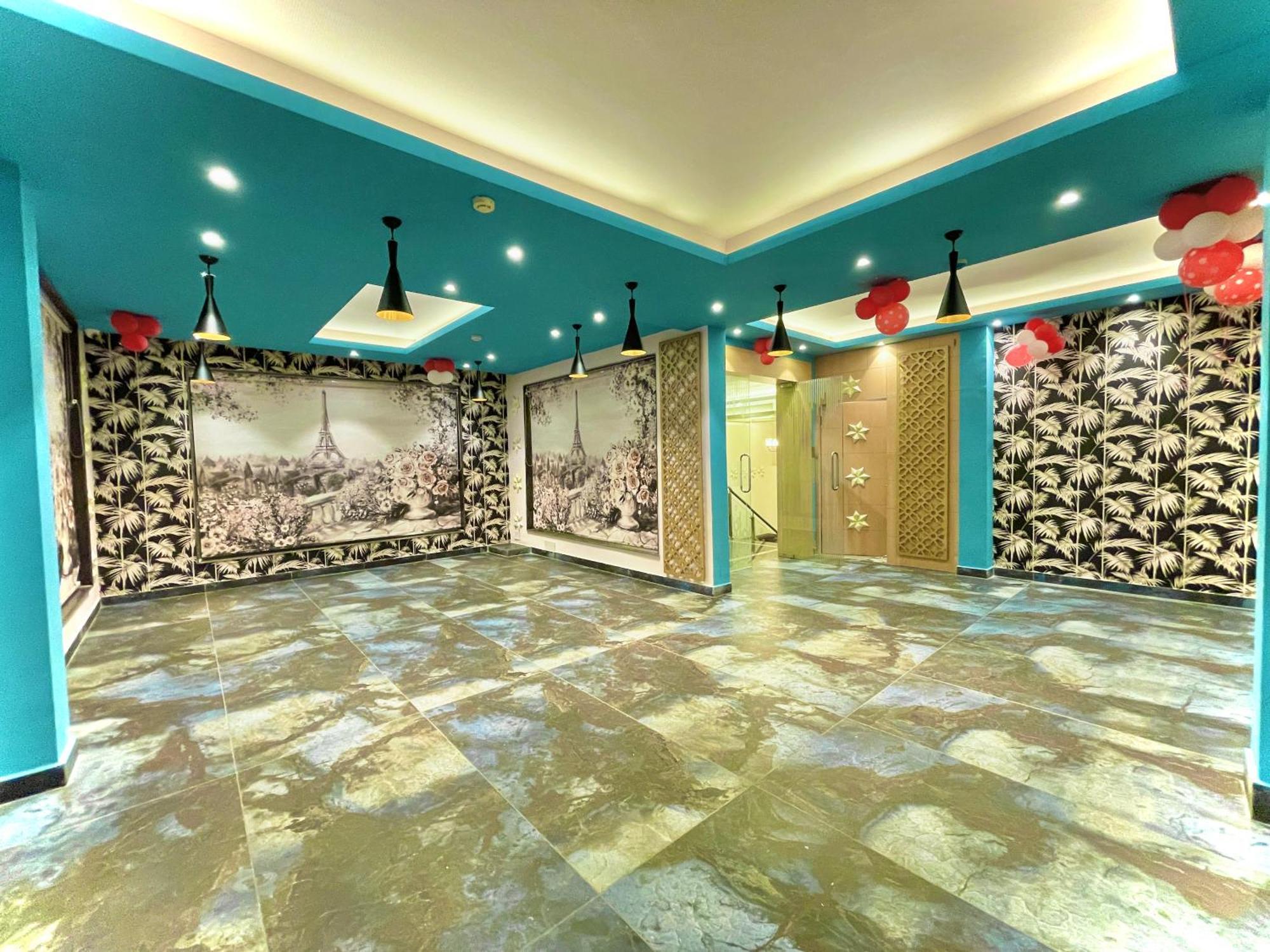 Hotel Kuber Palace ! Puri Near-Sea-Beach-And-Temple Fully-Air-Conditioned-Hotel With-Lift-And-Parking-Facility Exteriér fotografie