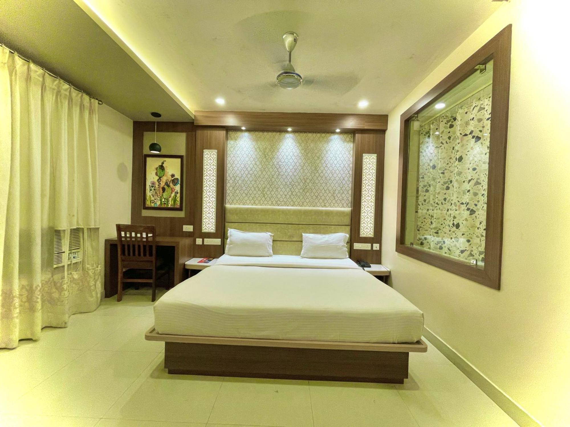 Hotel Kuber Palace ! Puri Near-Sea-Beach-And-Temple Fully-Air-Conditioned-Hotel With-Lift-And-Parking-Facility Exteriér fotografie