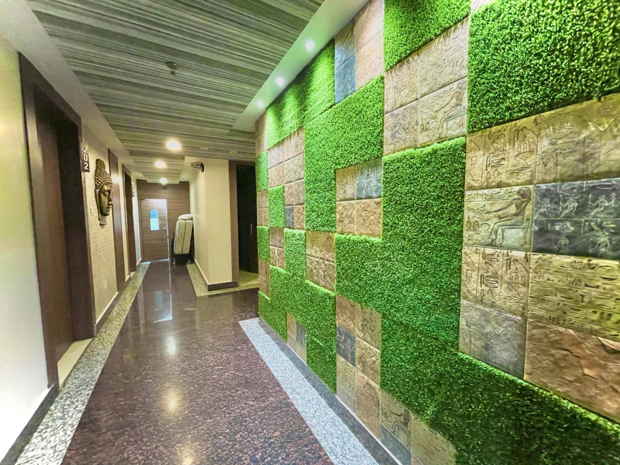 Hotel Kuber Palace ! Puri Near-Sea-Beach-And-Temple Fully-Air-Conditioned-Hotel With-Lift-And-Parking-Facility Exteriér fotografie