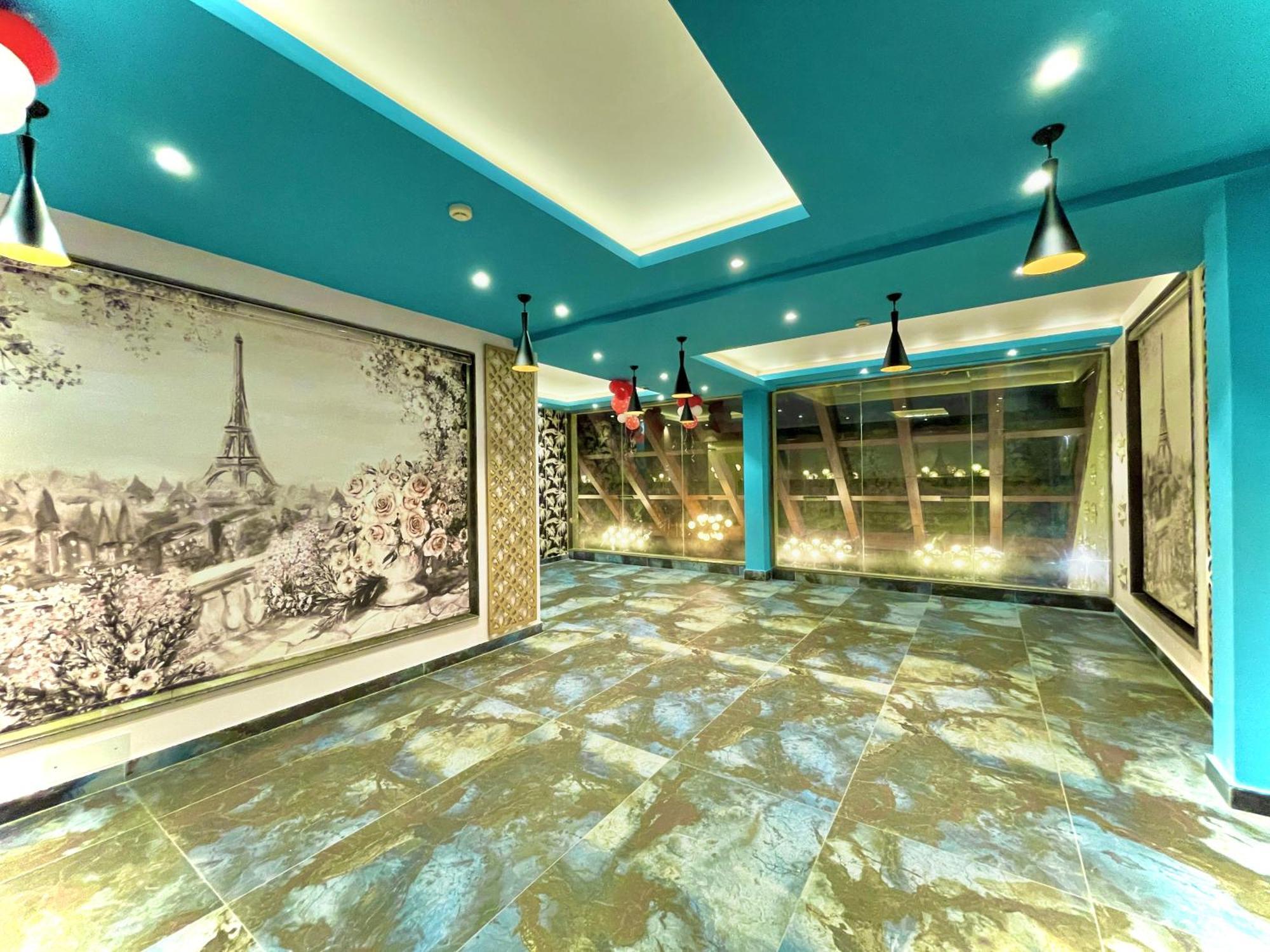 Hotel Kuber Palace ! Puri Near-Sea-Beach-And-Temple Fully-Air-Conditioned-Hotel With-Lift-And-Parking-Facility Exteriér fotografie
