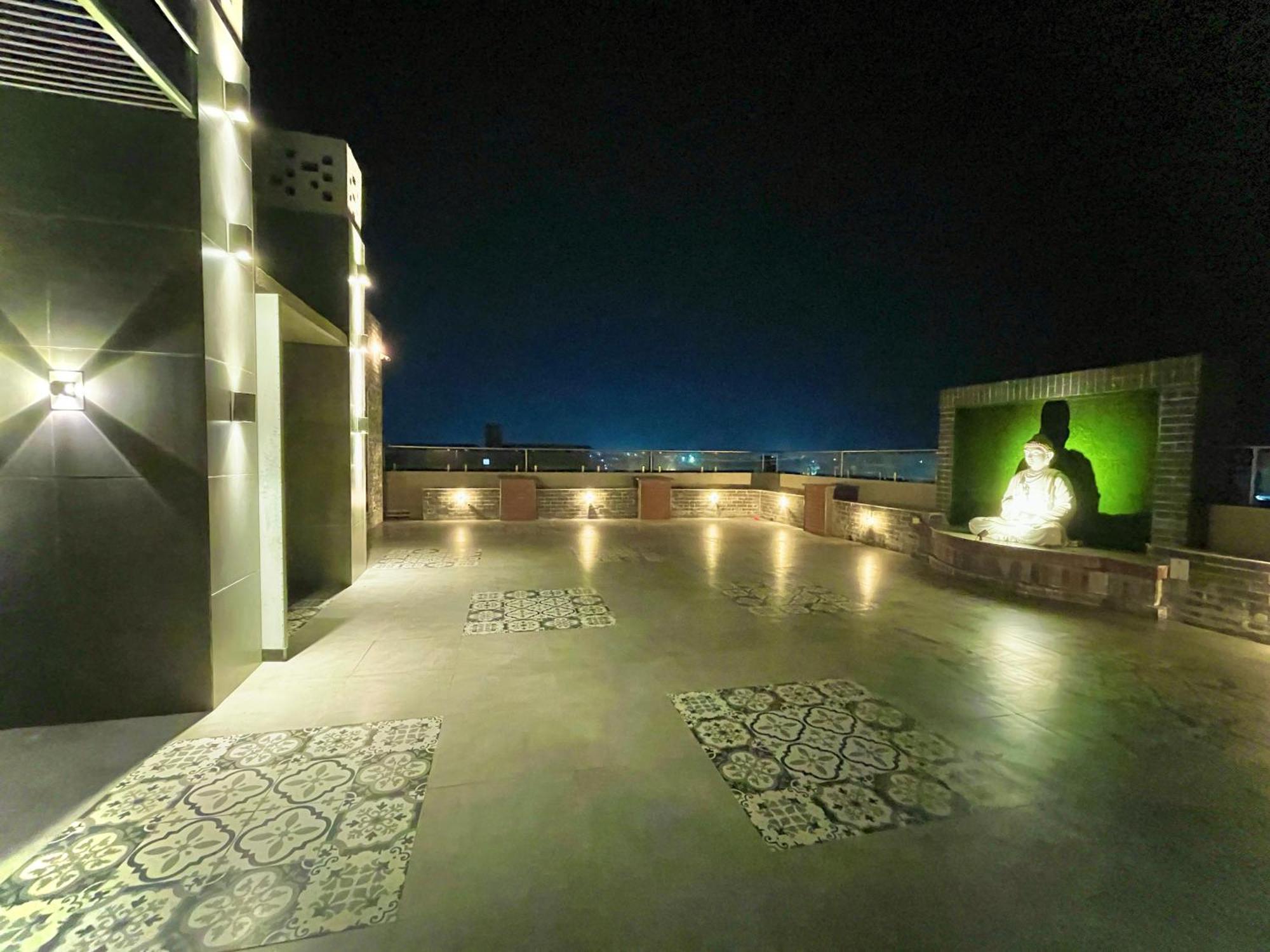 Hotel Kuber Palace ! Puri Near-Sea-Beach-And-Temple Fully-Air-Conditioned-Hotel With-Lift-And-Parking-Facility Exteriér fotografie
