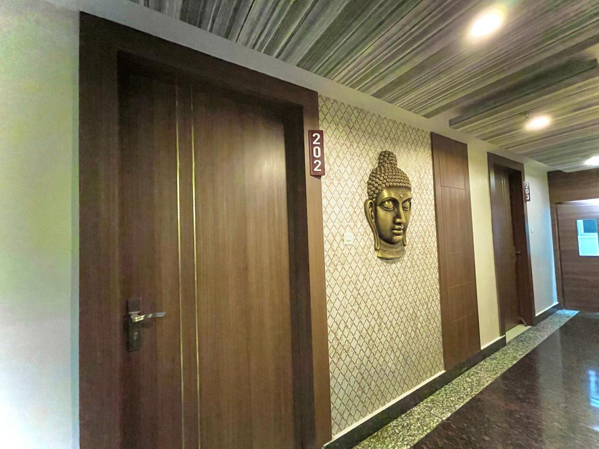Hotel Kuber Palace ! Puri Near-Sea-Beach-And-Temple Fully-Air-Conditioned-Hotel With-Lift-And-Parking-Facility Exteriér fotografie