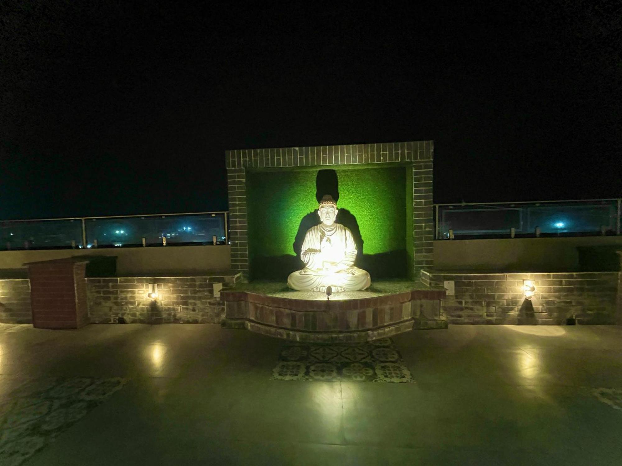Hotel Kuber Palace ! Puri Near-Sea-Beach-And-Temple Fully-Air-Conditioned-Hotel With-Lift-And-Parking-Facility Exteriér fotografie