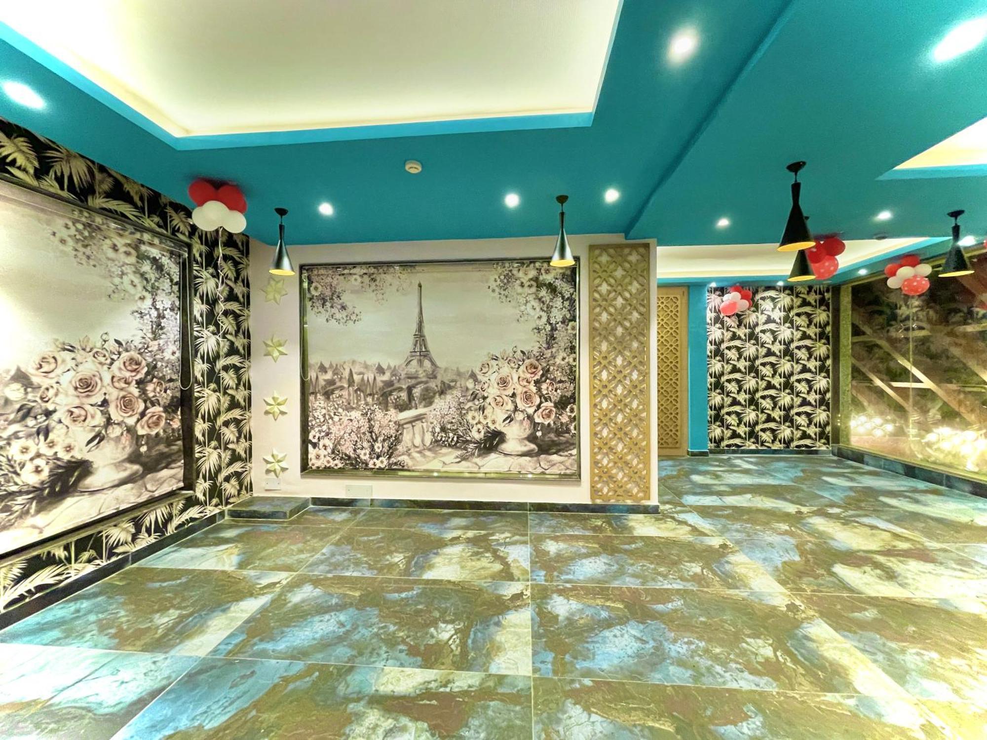 Hotel Kuber Palace ! Puri Near-Sea-Beach-And-Temple Fully-Air-Conditioned-Hotel With-Lift-And-Parking-Facility Exteriér fotografie