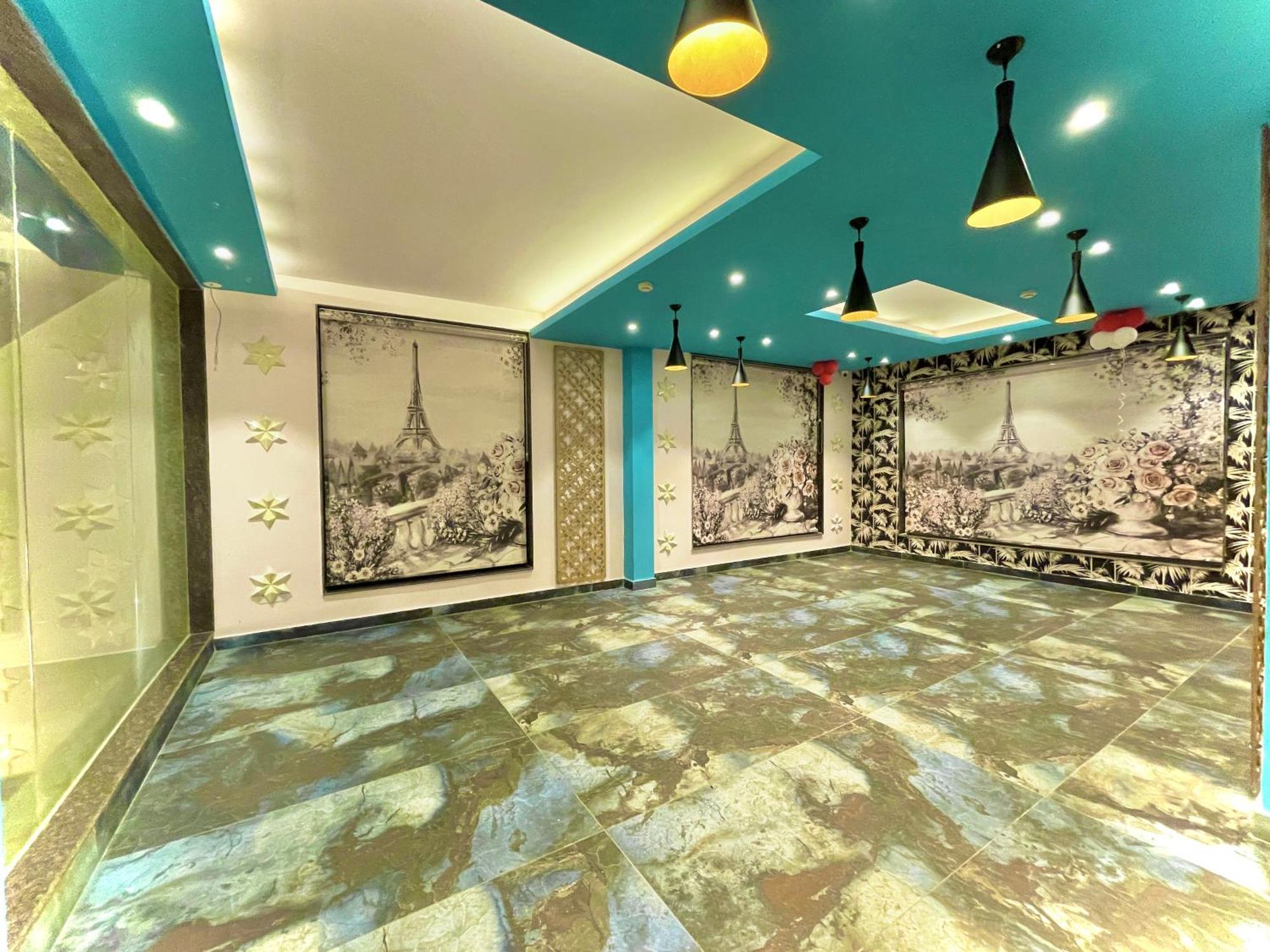 Hotel Kuber Palace ! Puri Near-Sea-Beach-And-Temple Fully-Air-Conditioned-Hotel With-Lift-And-Parking-Facility Exteriér fotografie